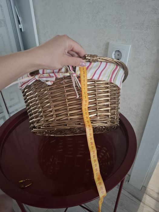 Великодня корзина,кошик  для пікніка.