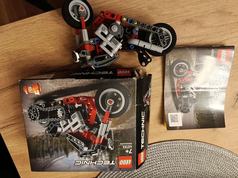LEGO technic 42132, 4216, 42147