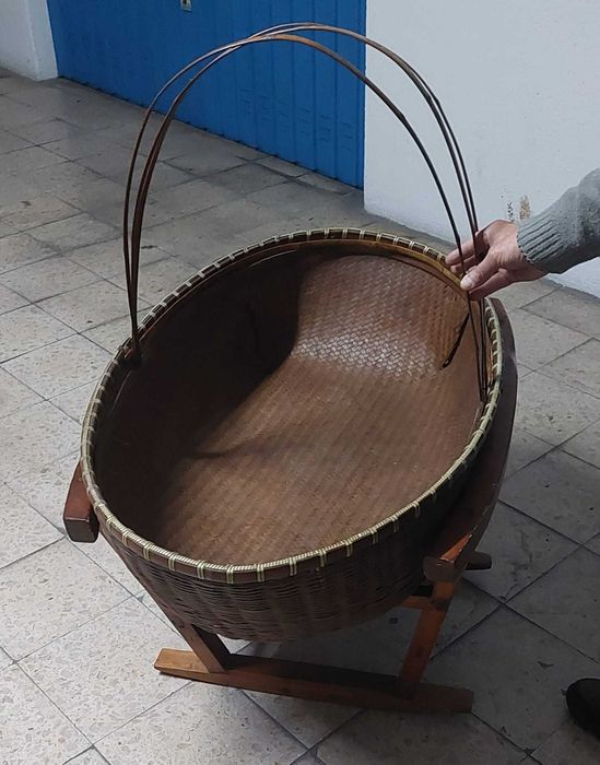 Berço "Moisés" chinês antigo