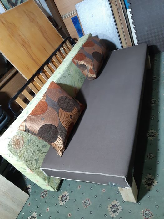 Диван,евро книжка,продам,могу Доставить.