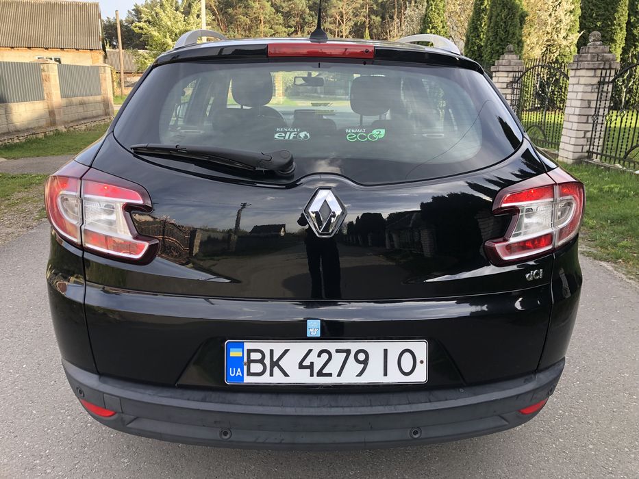 Подам рено меган 2012 рік