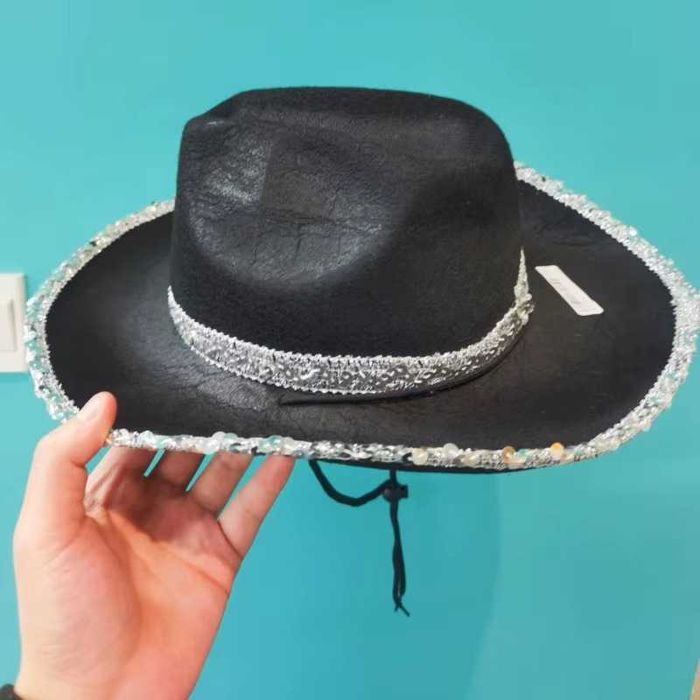 Kapelusz kowbojski w stylu retro.