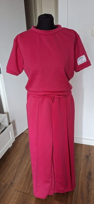 Komplet damski: spodnie i bluza- nowy