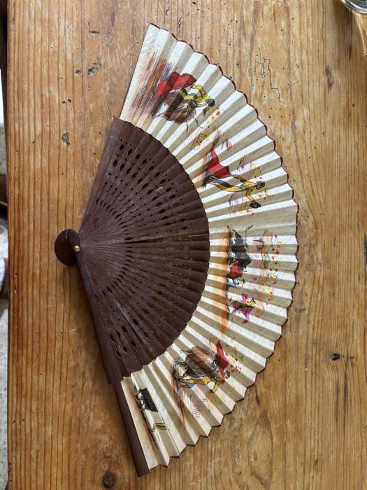 Leque antigo pintado a mao