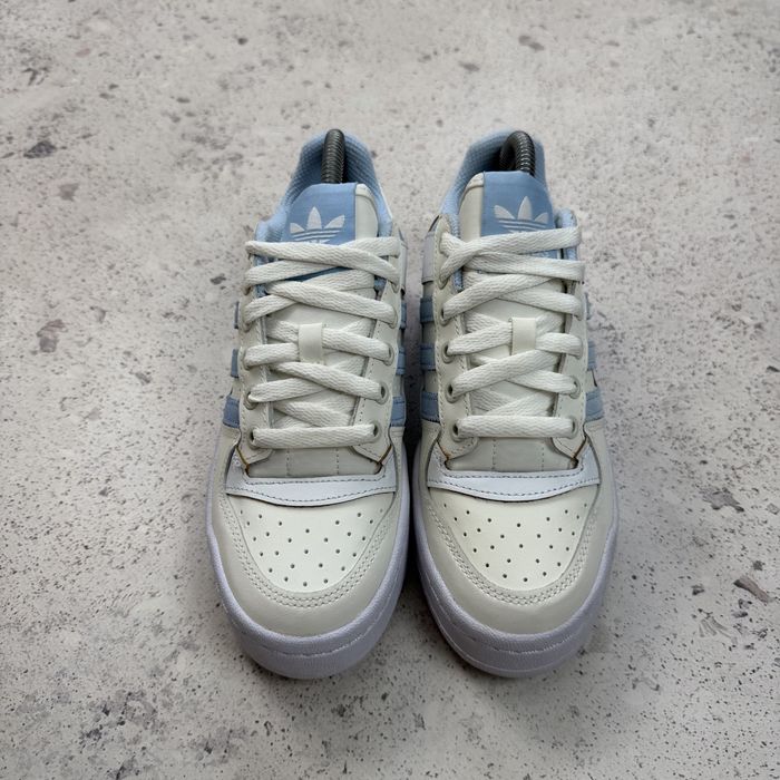 Кросівки Adidas Originals Forum Bold у світлих кольорах Оригінал IG0285