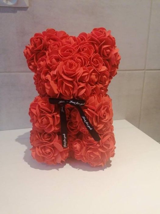 Miś z różyczek piankowych