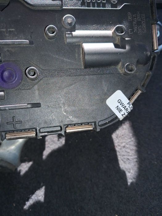 Моторчик двірника правий на пежо 508 універсал