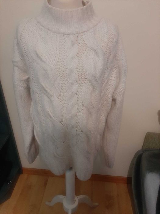 Biały, ciepły półgolf