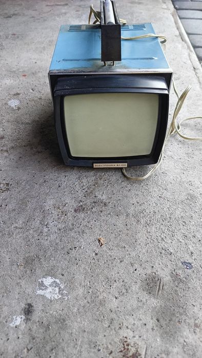 Telewizor turystyczny mały PRL rosyjski