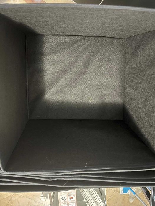 Mesa Ping Pong + armário interior + conjunto 5 bancos e mesinha plástico + tenda + 2 lâmpadas jardim + cavalete aluminio + 6 cxs Ikea + tampas madeira