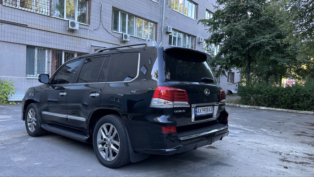 Продам Lexus LX 570 2012  року випуску