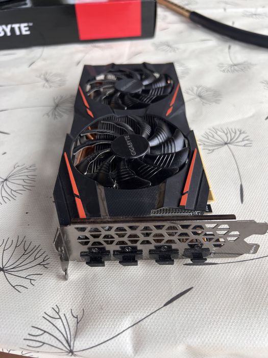 Відеокарта Gigabyte RX580 8Gb