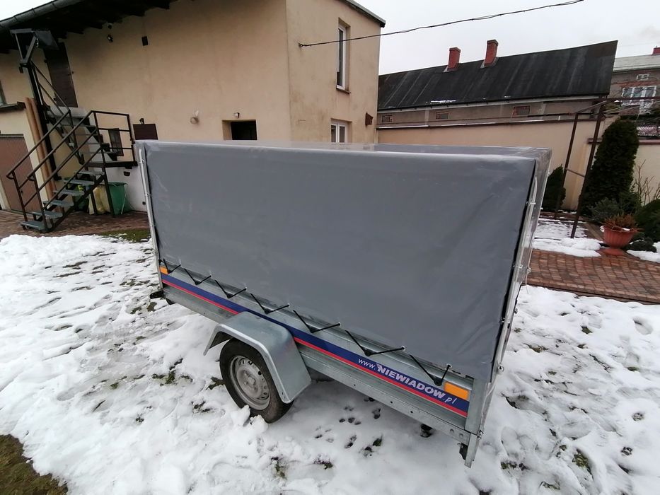 Plandeka na przyczepke samochodową