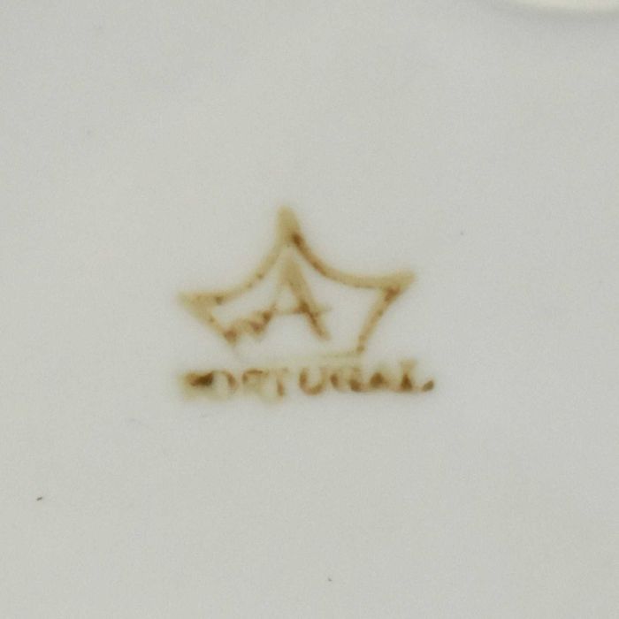 Prato em porcelana Artibus decoração “Rouge de fer”