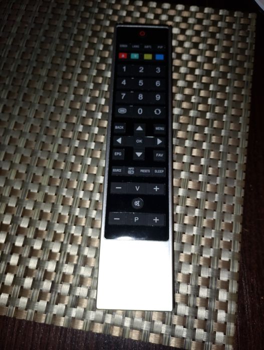 Sprzedam pilota do telewizora toshiba