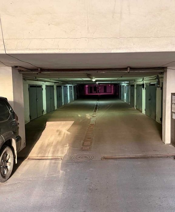 Продам гарний гараж у самому серці міста