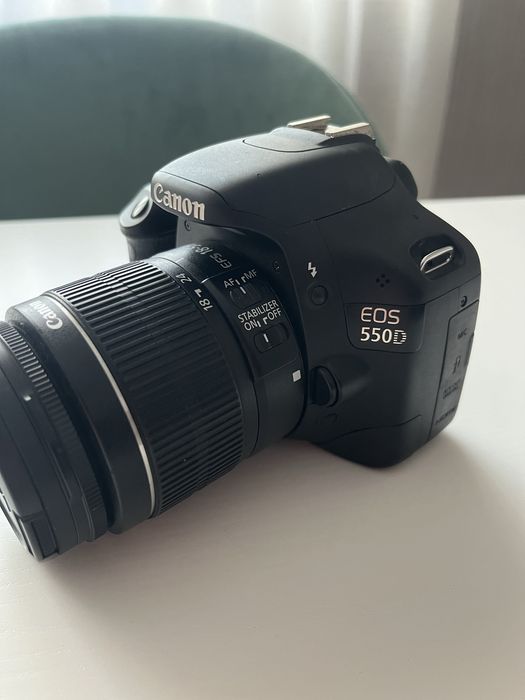 Máquina Fotográfica CANON 550D