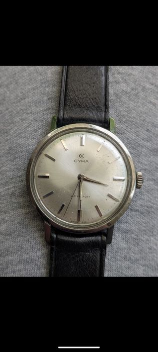 Годинник Cyma Швейцарія