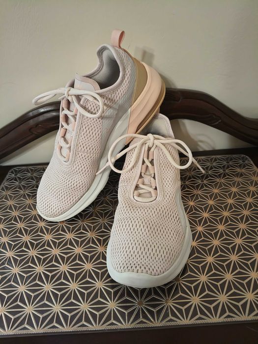 NIKE damskie buty sportowe r. 39