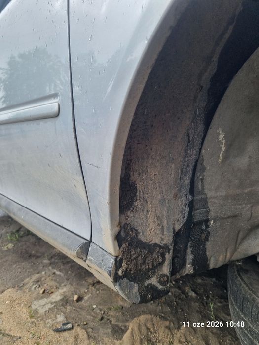Błotnik prawy Audi A3 8L LY7M