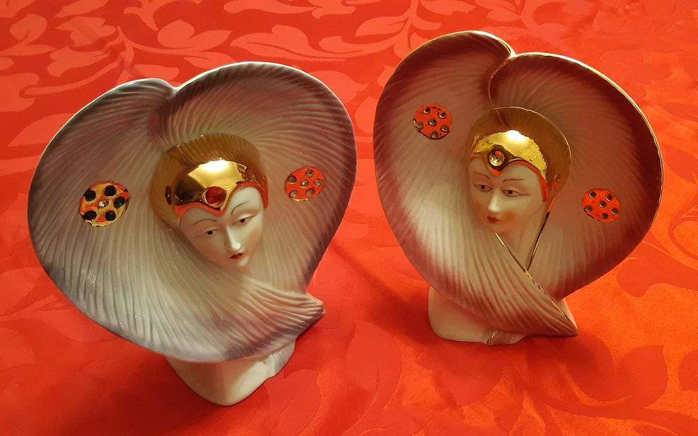 Estatuetas de divas em porcelana.