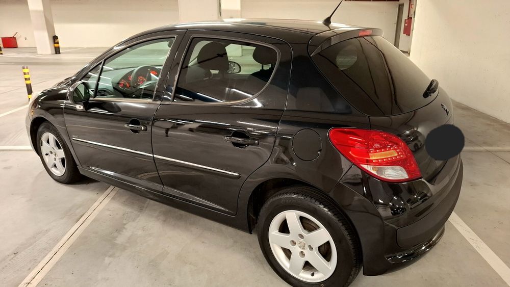 Peugeot 207 só 133.000km de 2012