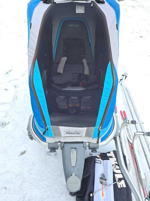 Thule Chariot Chinook 1 osobowa Przyczepka rowerowa z zestawem nart