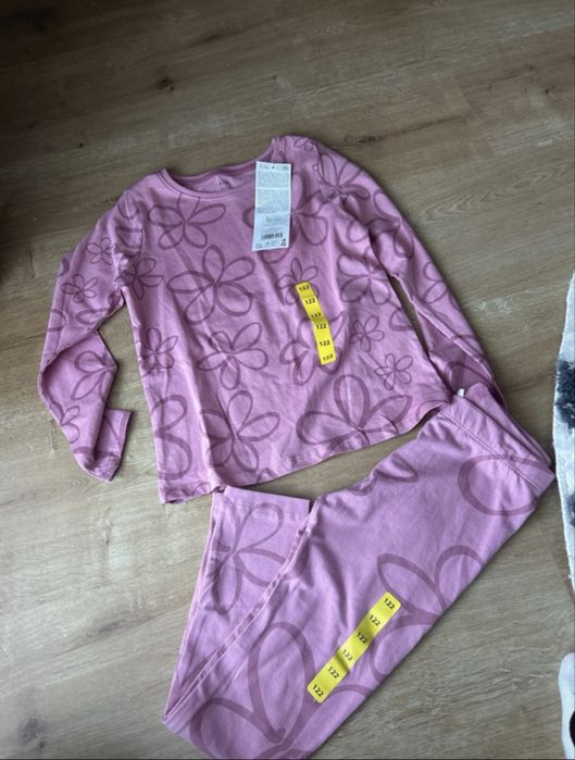 Zestaw spidnie i bluzka 122 cm