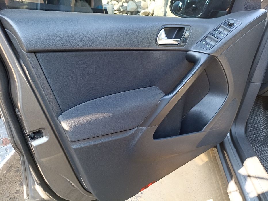 Дверные карты Tiguan