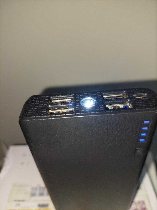 POWER BANK 8000 mAh - Lanterna - Cabo