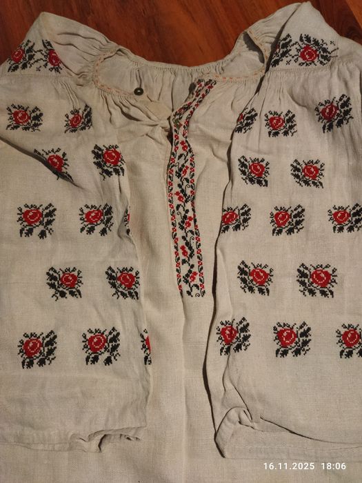 Сорочка жіноча з чистого полотна.