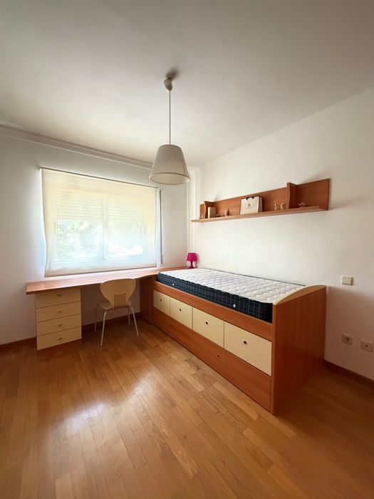 Quarto solteiro, com duas camas