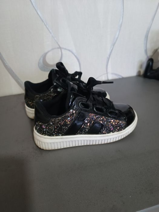 Кросівки для дівчинки шкіряні