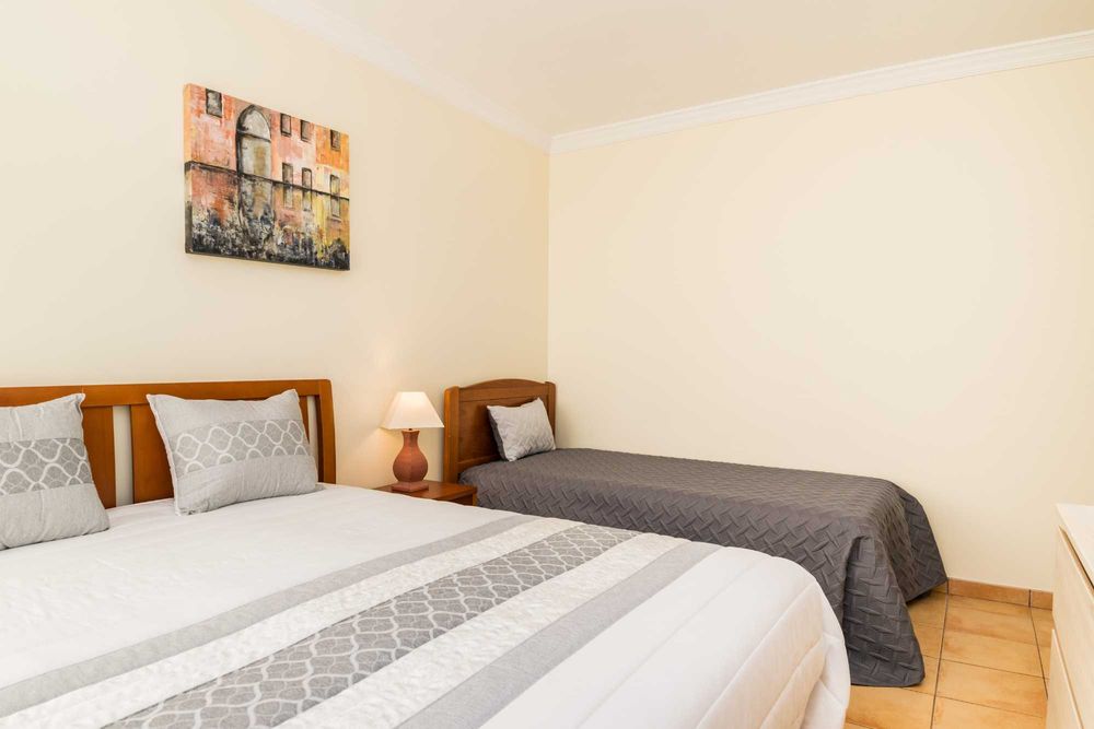 Apartamento T2 Ate 6 Pessoas com Ar condicionado, Wi-fi, Canais Premium, Sport Tv, Atoalhados Incluídos