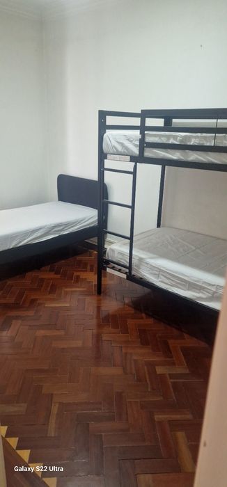 Alugo quarto compartilhado na Amadora