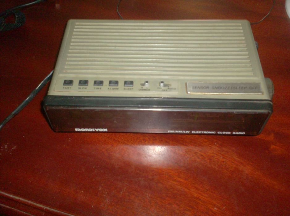 Relogio/ radio de mesa MONDIVOX