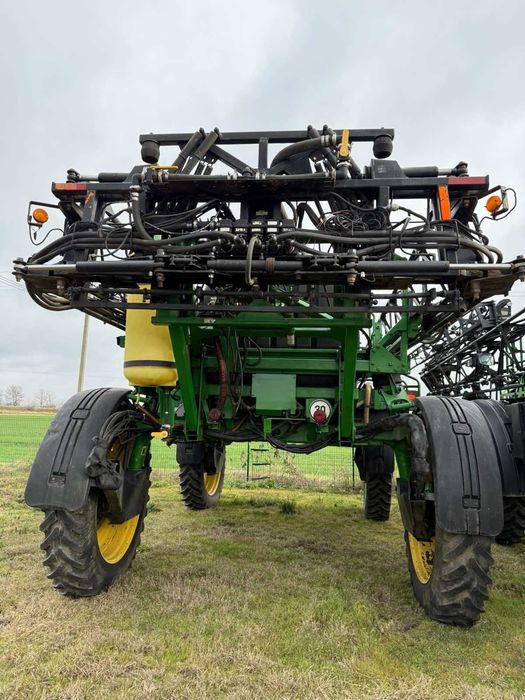 самохідний оприскувач John Deere 4730