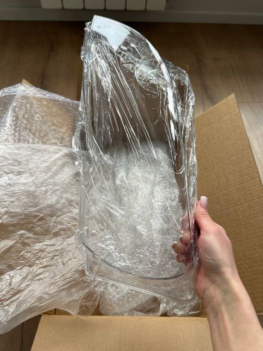 Продам НОВІ стекла фар БМВ е 46 Рестайлінг. ЦІНА ЗА ПАРУ 1500 грн