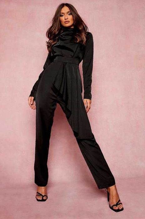 Satynowy elegancki kombinezon Boohoo