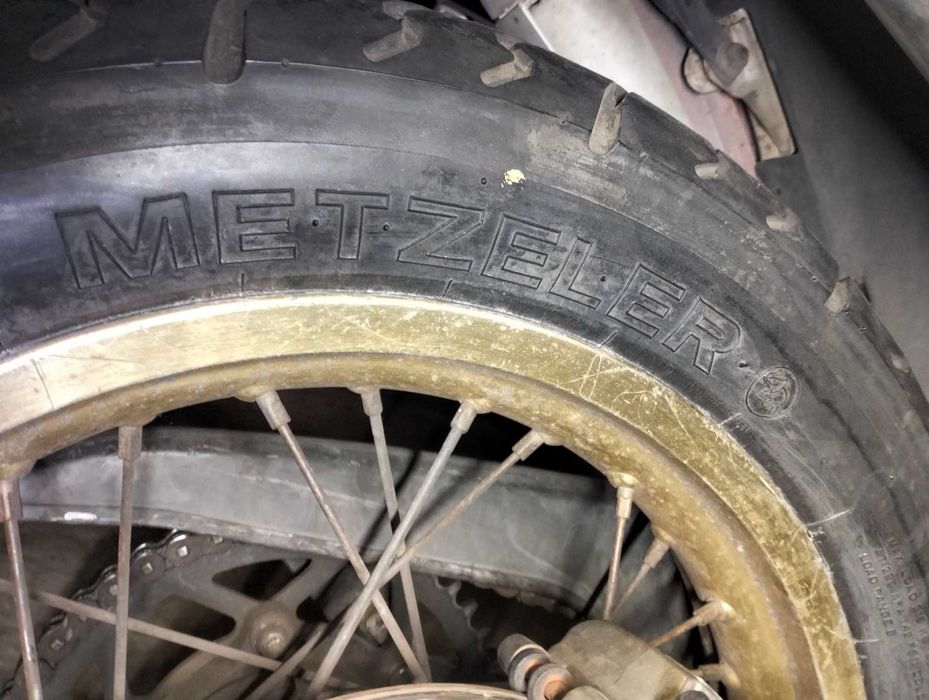 Pneu Metzeler 130/90r17