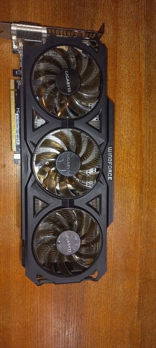 Відеокарта AMD R9 270x