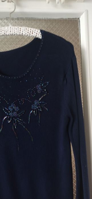 Sweter z ozdobami 42/44