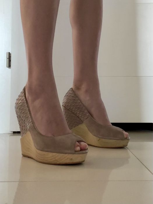 Buty na koturnie