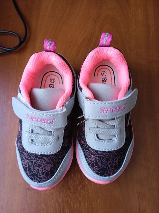 Одяг для немовлят