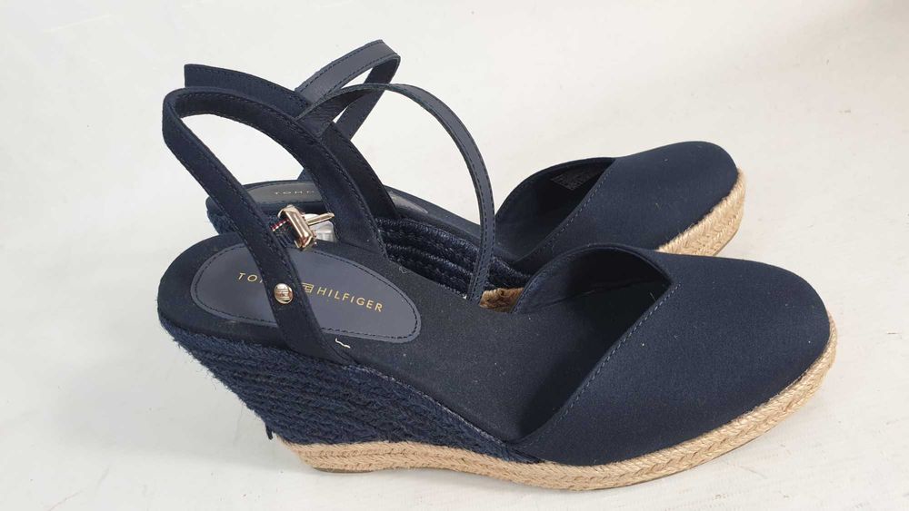 TOMMY HILFIGER sandały na koturnie  damskie   rozmiar  39