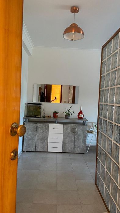 T3, 2 casas de banho garagem e arrecadação