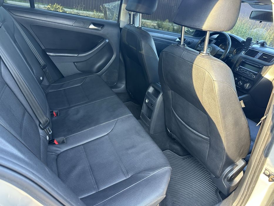 Продам Volkswagen Jetta 2011
