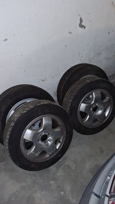 Conjunto de Pneus e Jantes Opel Corsa