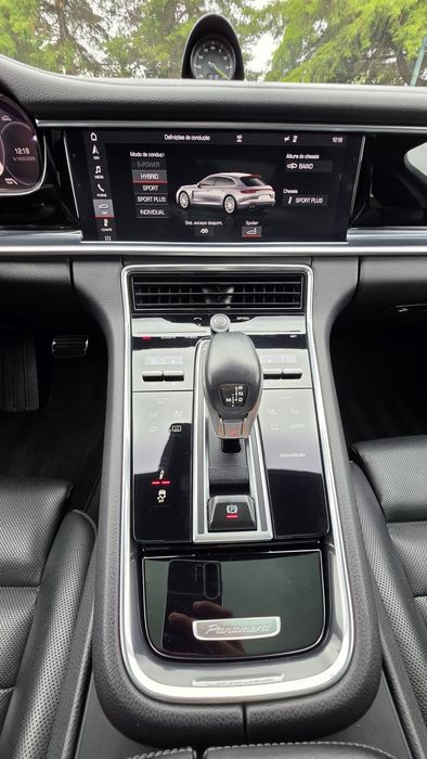 Porsche  Panamera  4 E-Hybrid