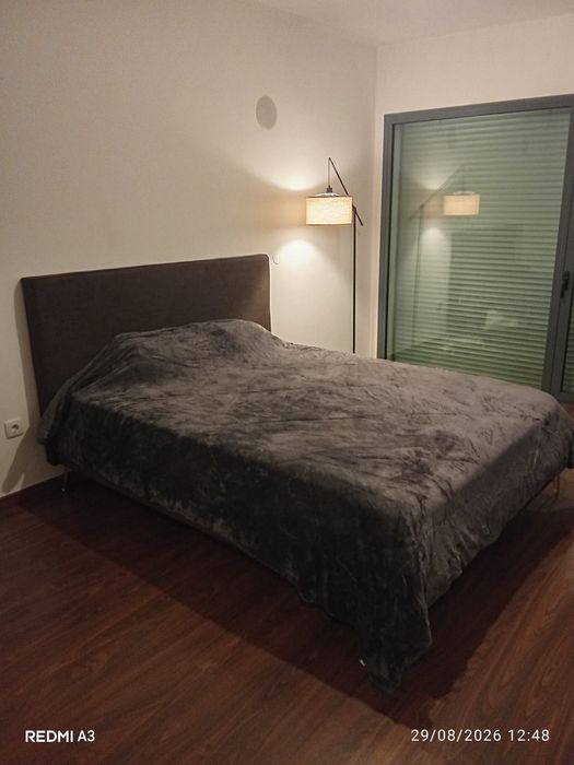 Aluga-se Quarto.